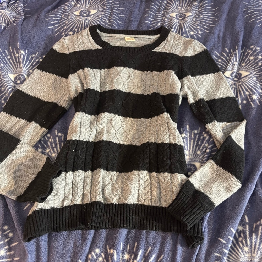 Faded Glory Women's Sweater in Black and Gray Stripes